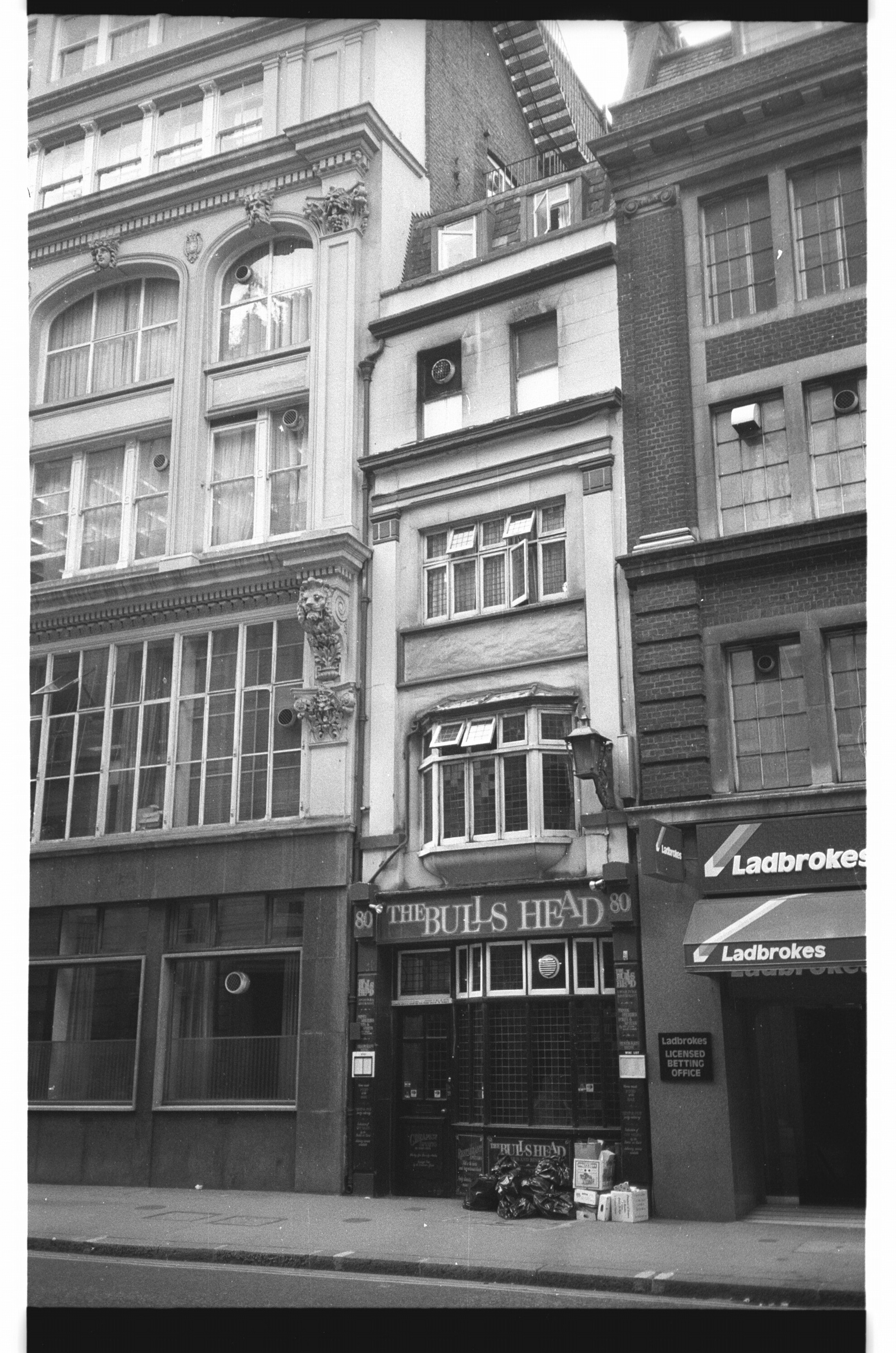 Bulls Head Aldgate EC3